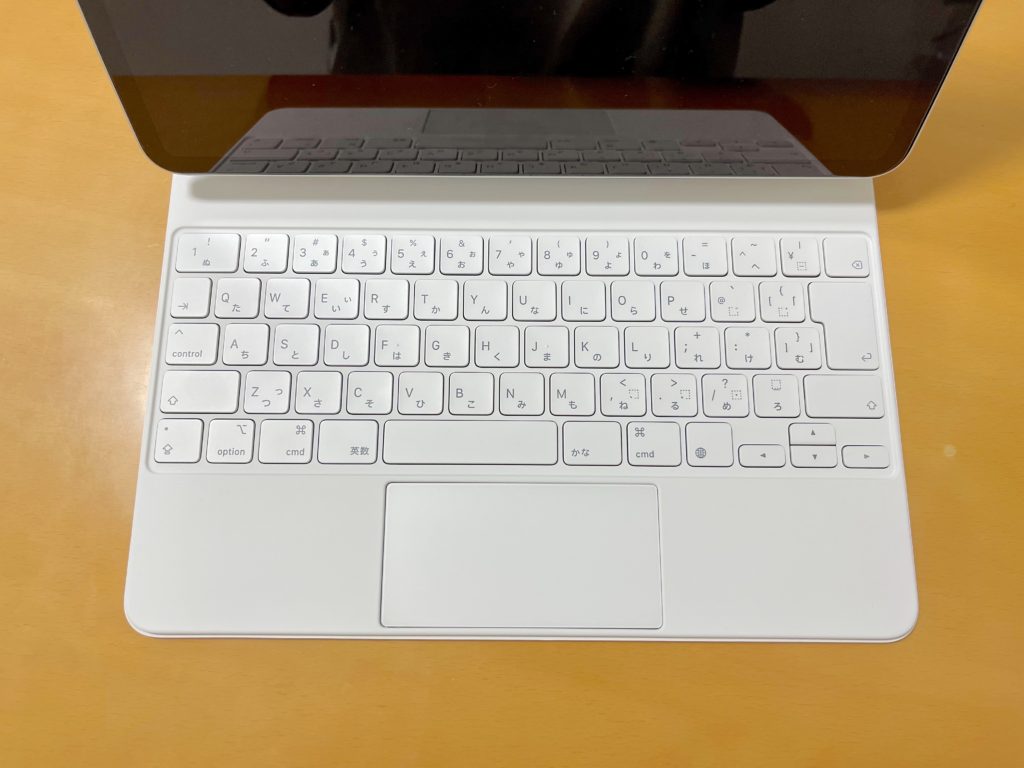 スマホ・タブレット・パソコンiPadマジックキーボード 12.9 美品 白  UKキーボード 3/5新品購入